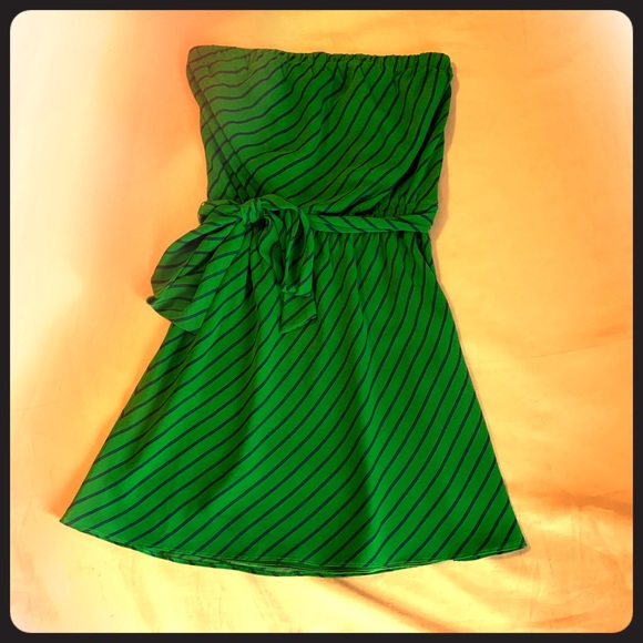 Express Dresses & Skirts - Express strapless dress